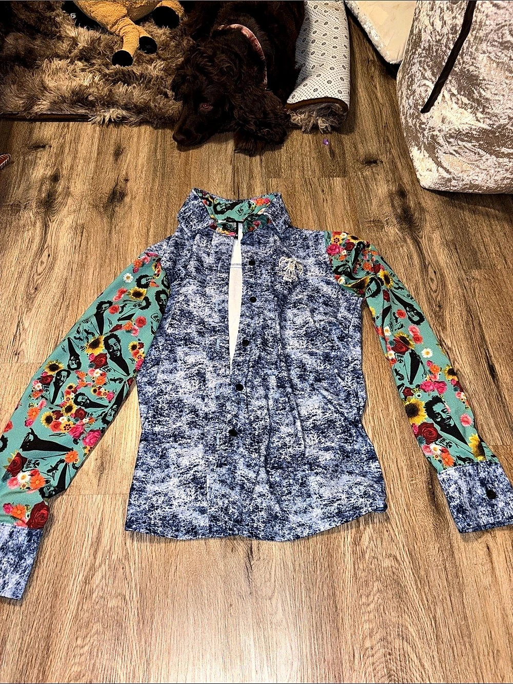TBB Floral Long Sleeve Shirt in Blue & Green Size Medium